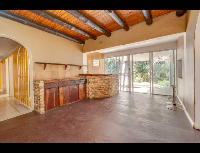 5 BEDROOM HOUSE FOR SALE IN WELTEVREDEN PARK